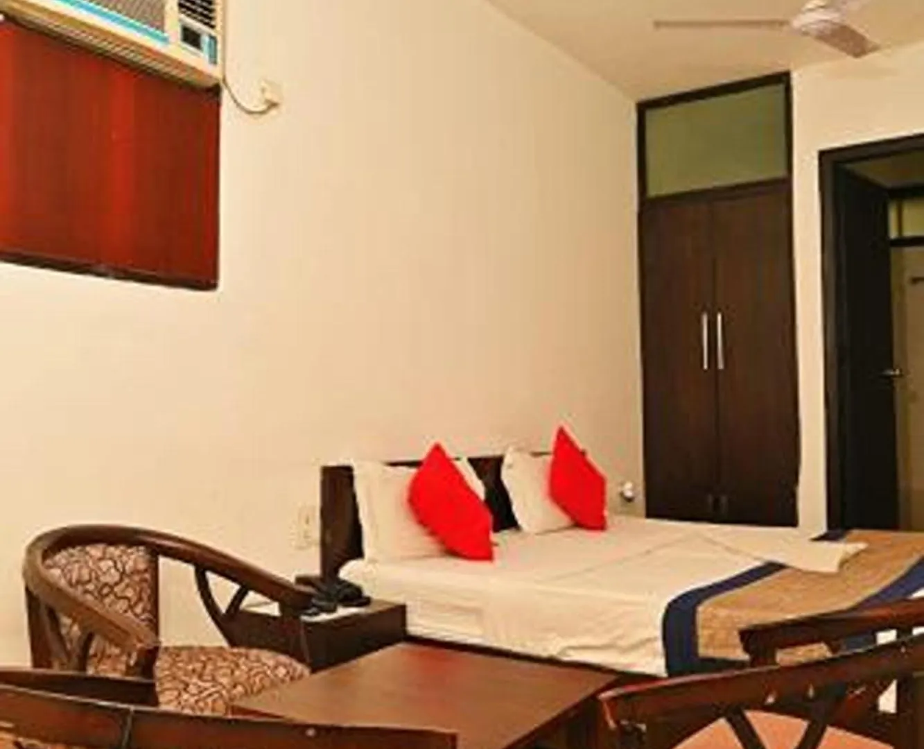 Hotel Aravali Residency B&B New Delhi