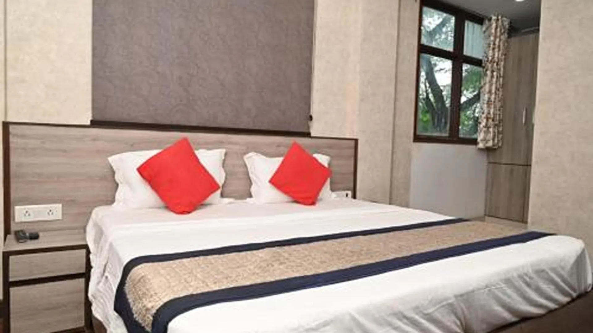 **** Hotel Aravali Residency B&B New Delhi India