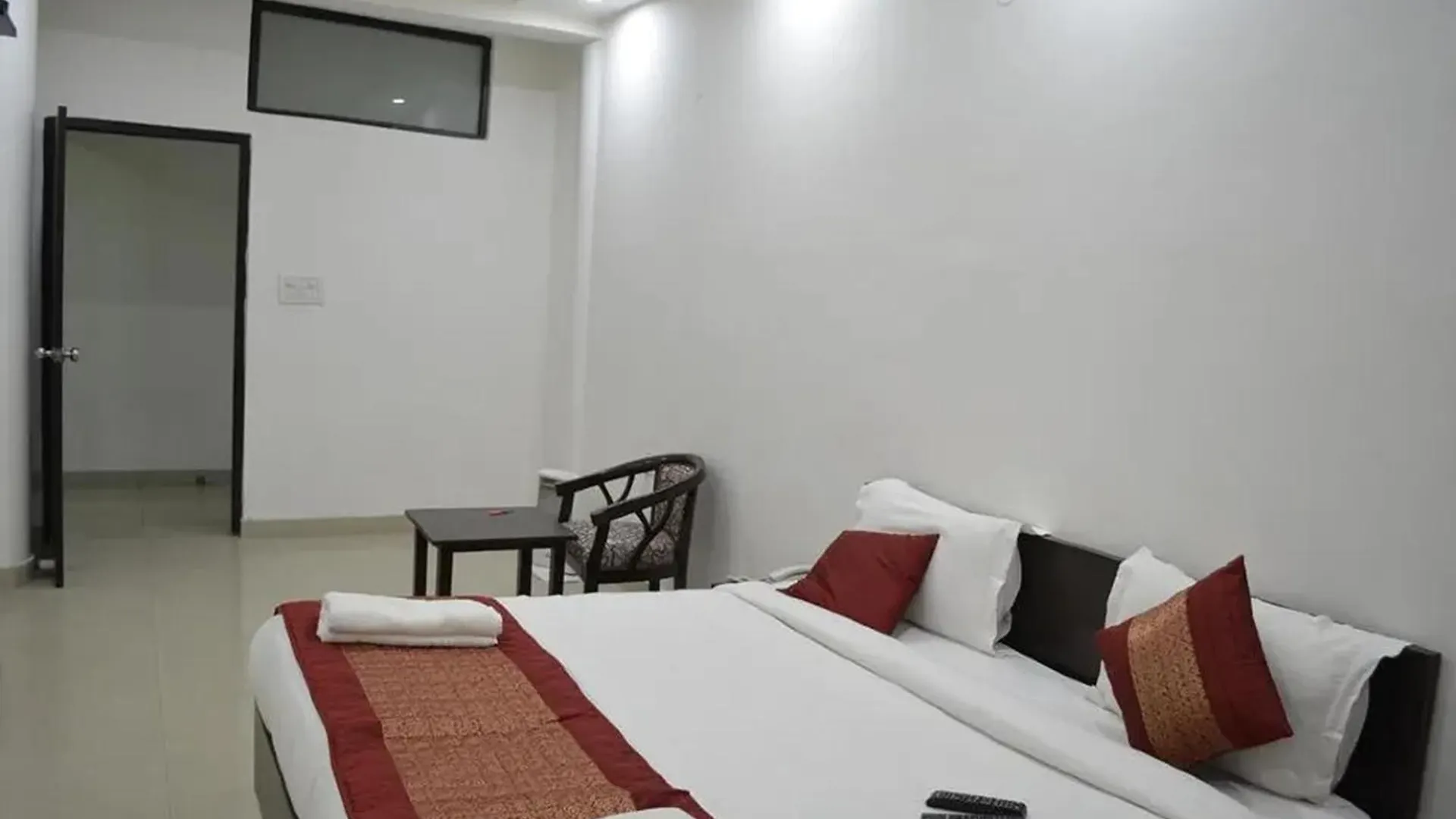 Aravali Residency B&B New Delhi Hotel